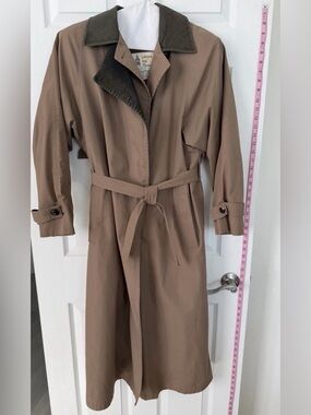 Vintage London Fog Trench/Rain Coat- Woman - 8 Regular